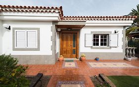 Villa Cosmos Chalet Con Gran Piscina Y Jardin Privado